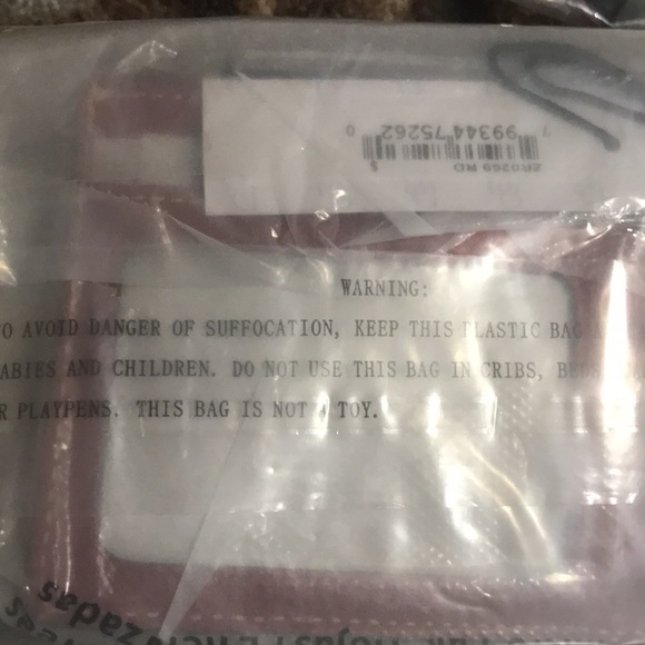 Dooney & Bouke Pebble Grain Zip Top card case Wristlet BNWT NEW RED 🤩
